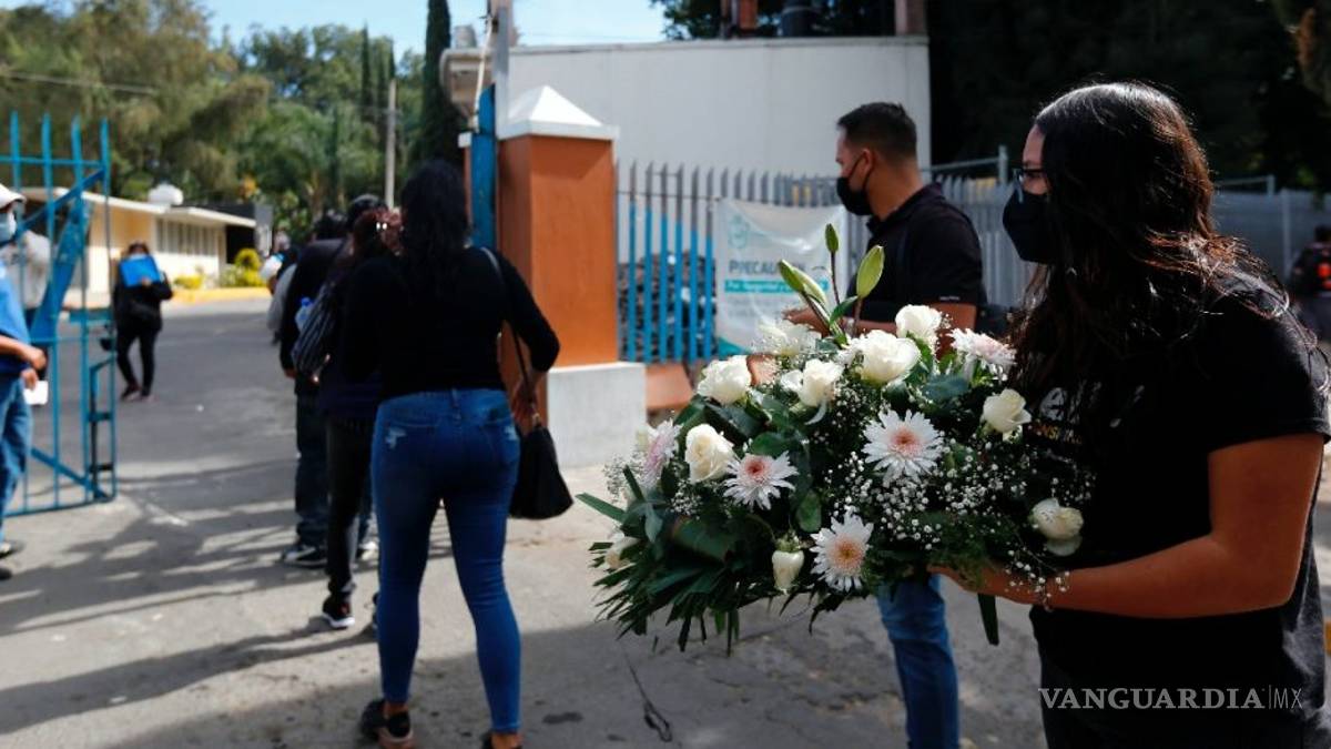 Variante mexicana del COVID es “la más preocupante”, podría 'debilitar' las vacunas