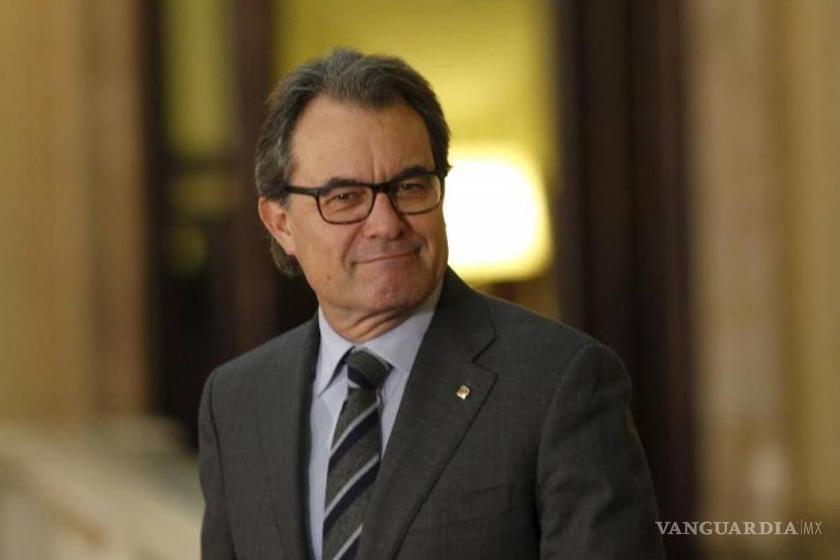 Refunda Artur Mas su partido en Cataluña