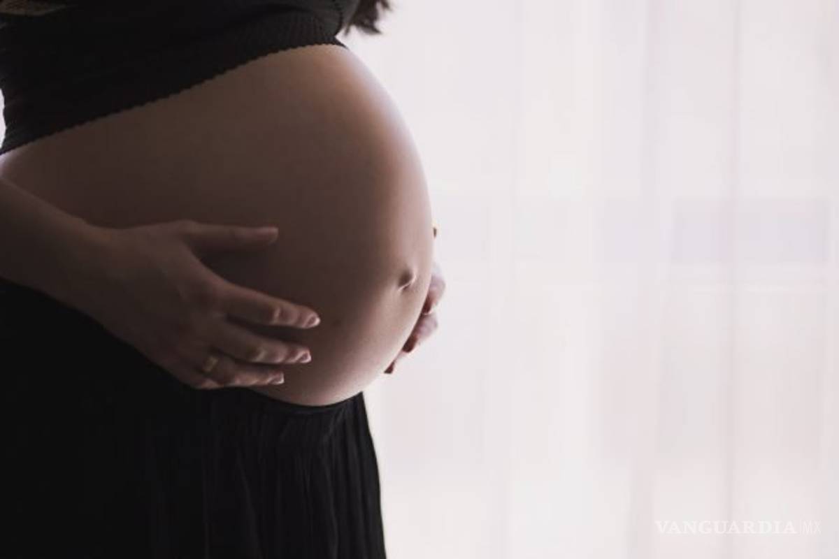 Mujer muerta ‘da a luz’ en su ataúd