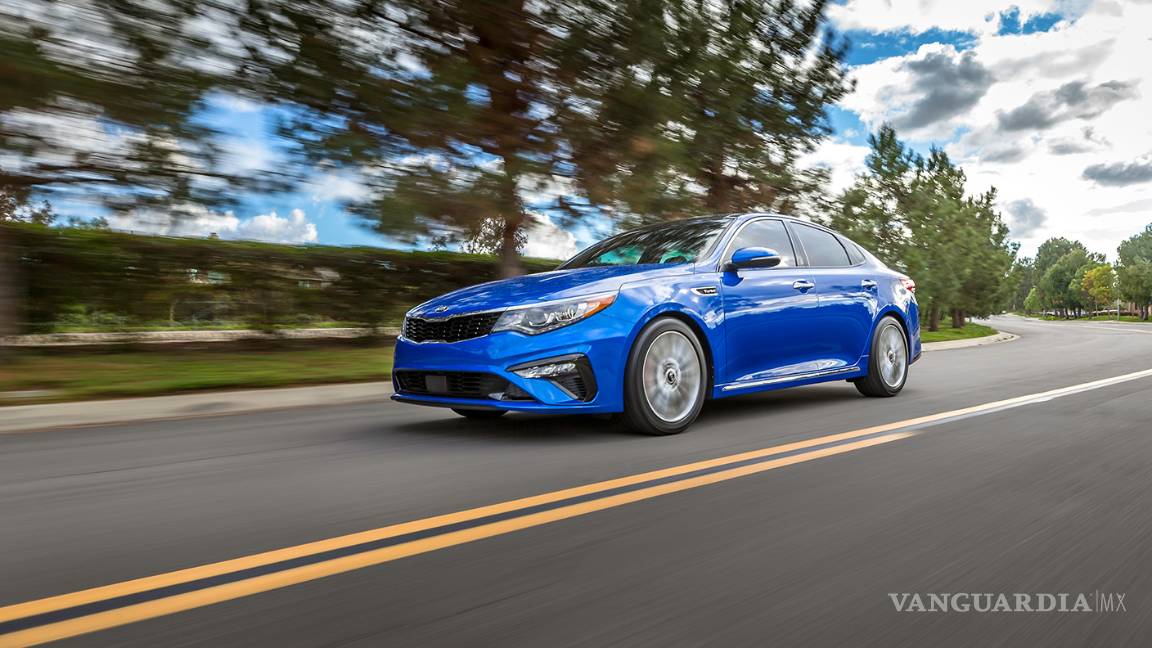 $!KIA Optima 2019 luce un facelift que lo aproxima al Stinger