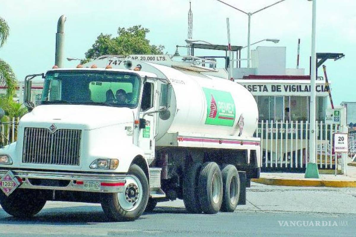Crimen se ensaña con Pemex; roba sus pipas
