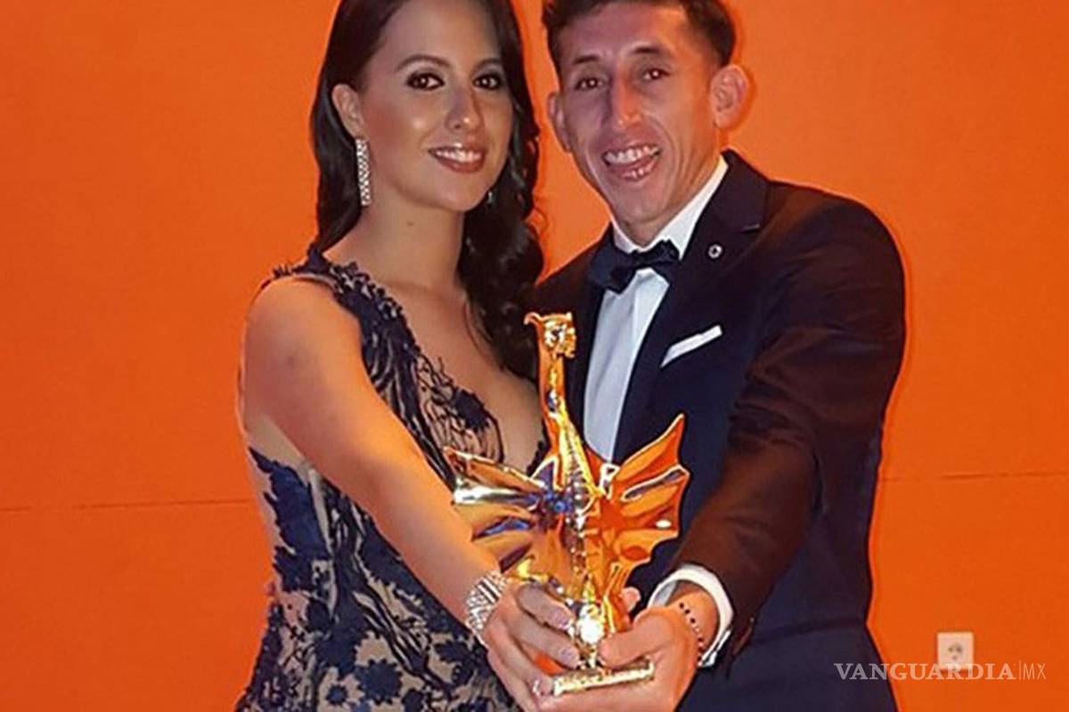 Héctor Herrera gana Dragón de Oro