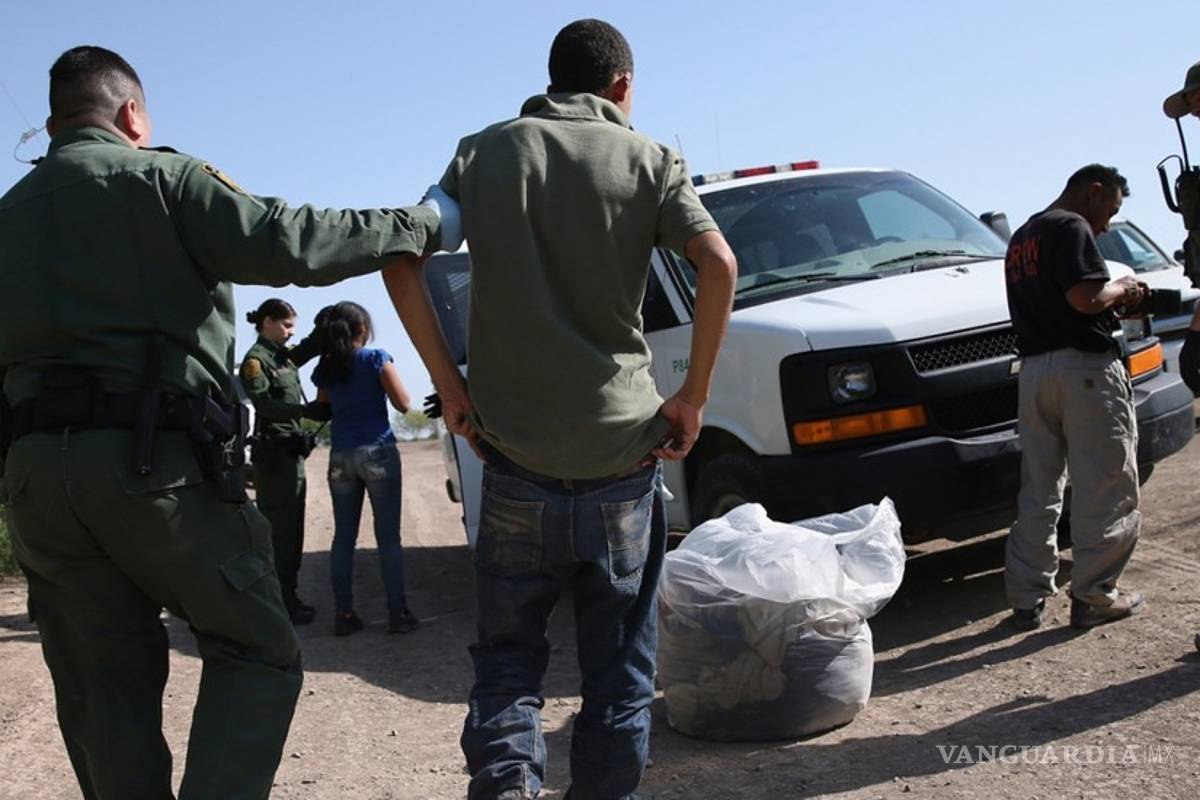 Agentes fronterizos ayudan a mexicano lesionado que intentaba cruzar ilegalmente a EU