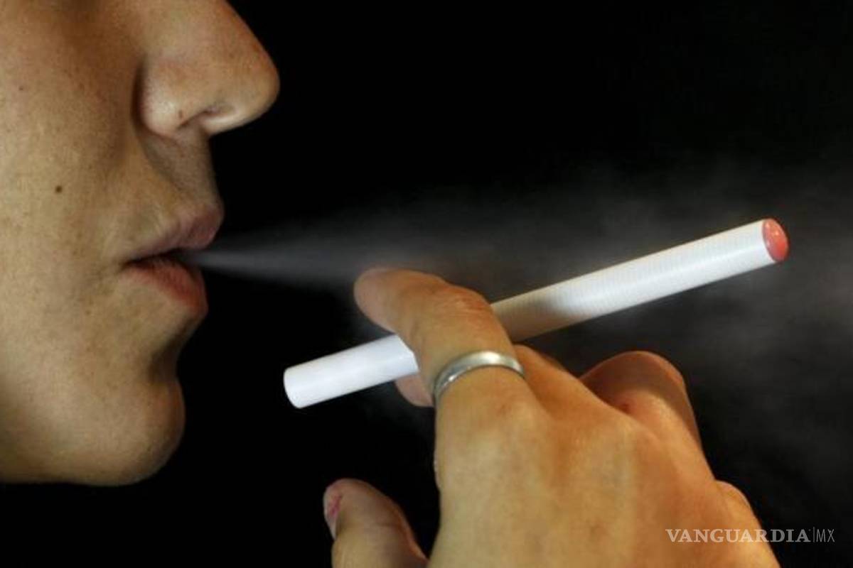 $!Los jóvenes que fuman cigarrillos electrónicos, son propensos a ser fumadores el resto de su vida