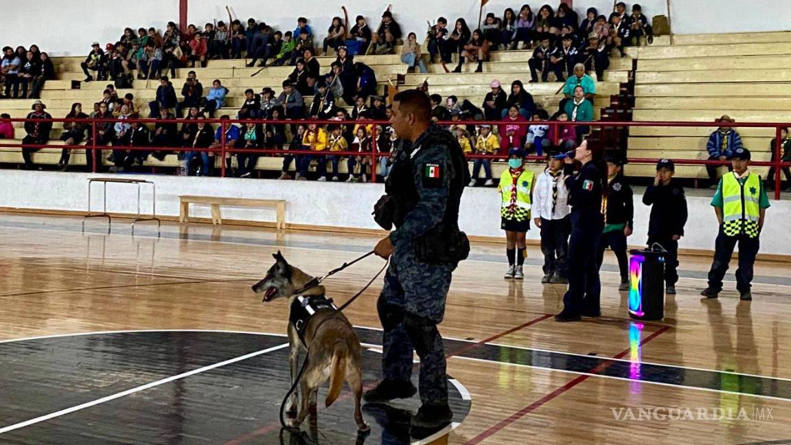 $!El agrupamiento K9 realizó una demostración ante integrantes de los Boy Scouts de México Provincia Coahuila, en el Gimnasio Municipal de Ramos Arizpe.