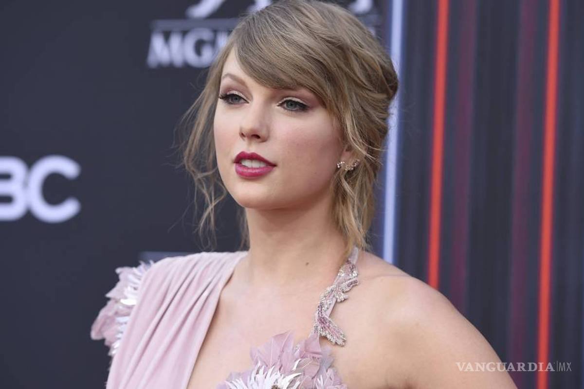 Taylor Swift relanza &quot;Fearless&quot; y recupera su música