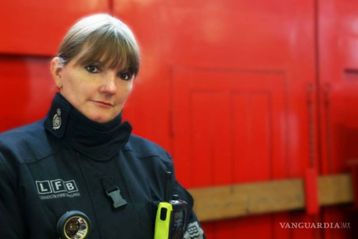Danny Cotton, la primera mujer en ser la jefa de bomberos de Londres