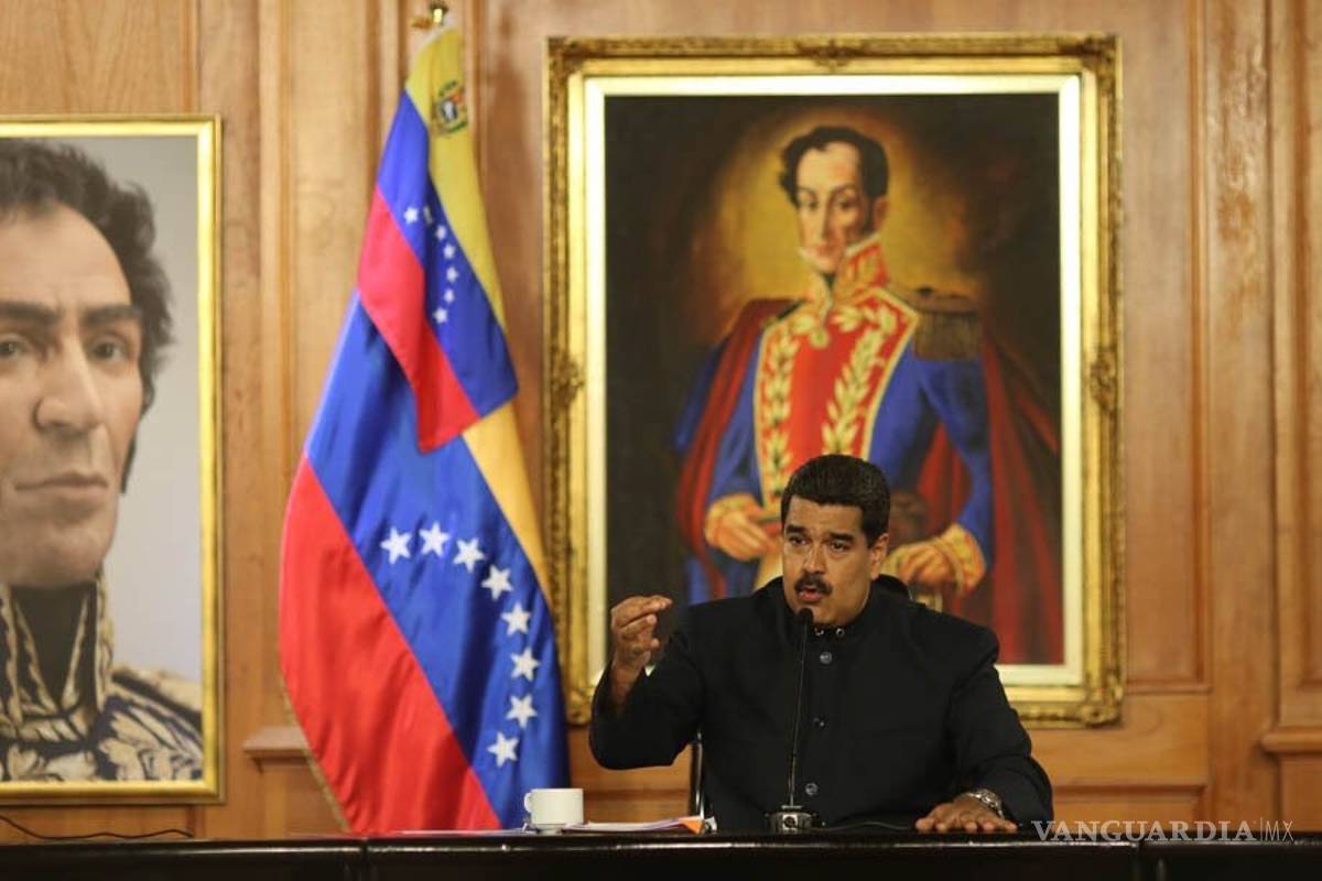 Maduro activa defensa aérea tras ataque desde helicóptero policial 'secuestrado'