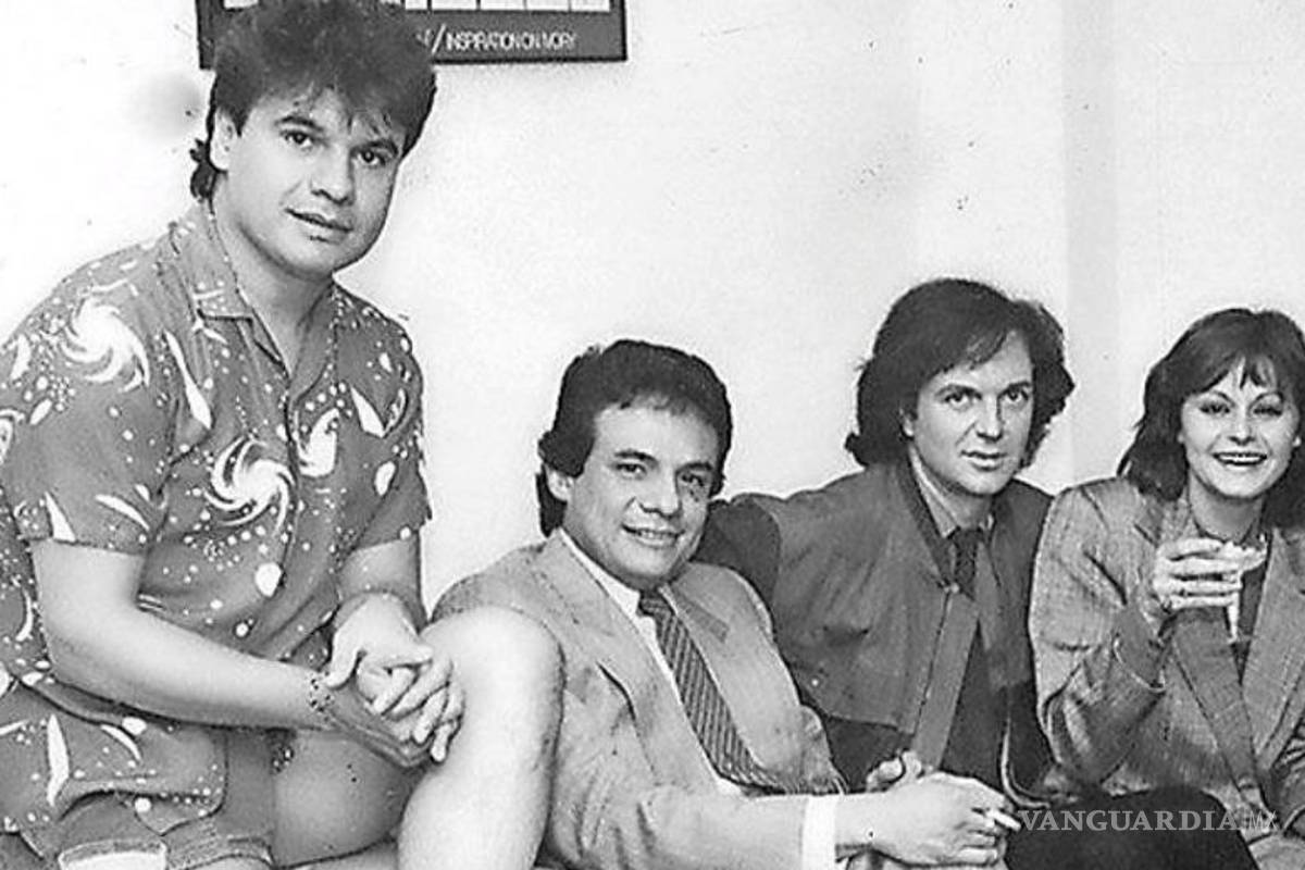 La historia de la foto de Camilo Sesto con Juan Gabriel, Rocío Dúrcal y José José