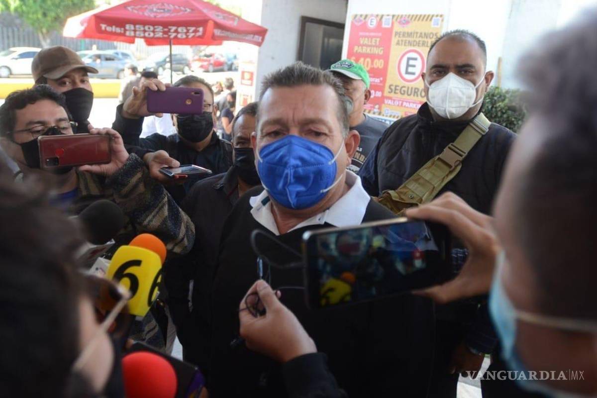 ‘Todavía se ríen de cómo se está muriendo mi hijo’: padre de Octavio Ocaña va contra policías (video)