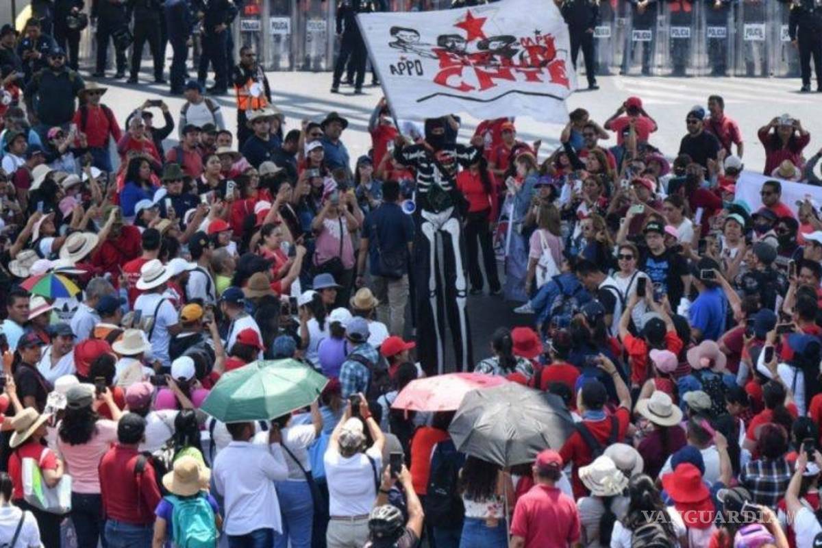 Maestros de la CNTE consiguen aumento del 13%... pero mantendrán el paro