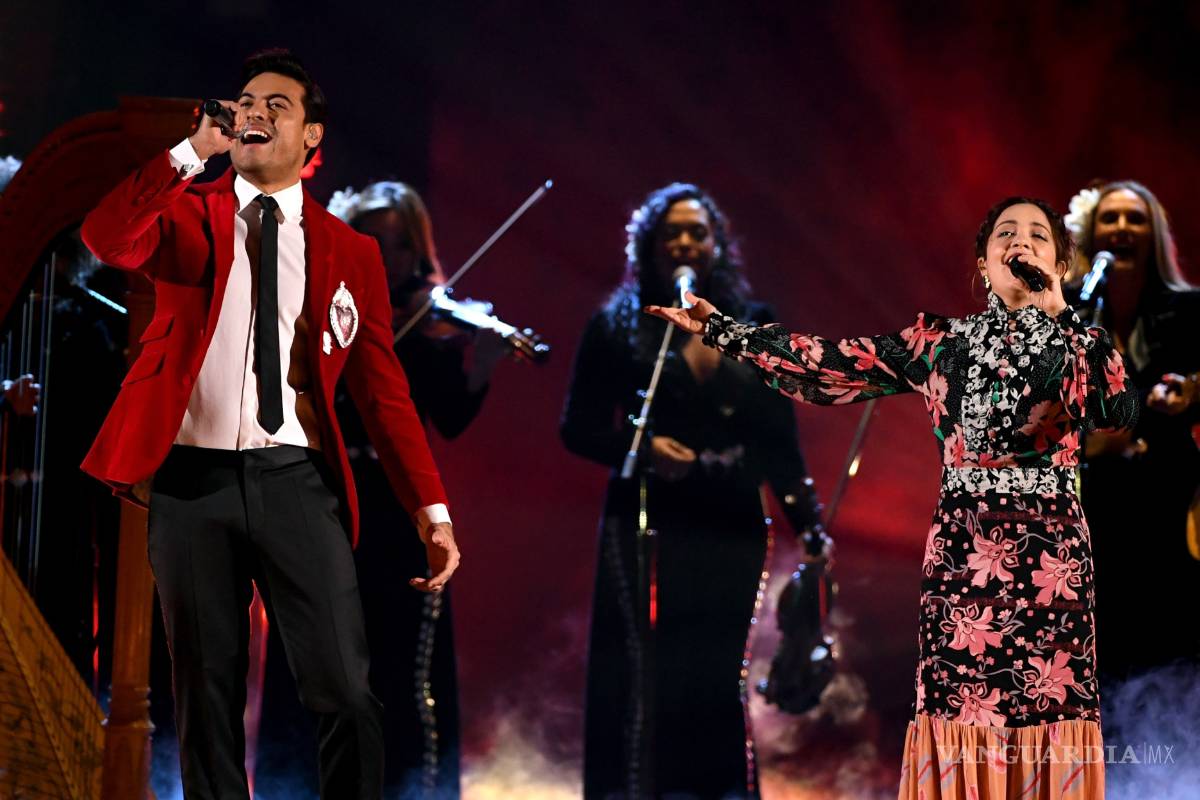 Carlos Rivera defiende a Gael García y Natalia Lafourcade tras críticas por su interpretación de “Recuerdame”