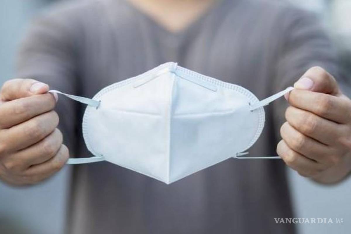Por alza de COVID-19, vuelve a ser obligatorio el cubrebocas en espacios cerrados de Nuevo León