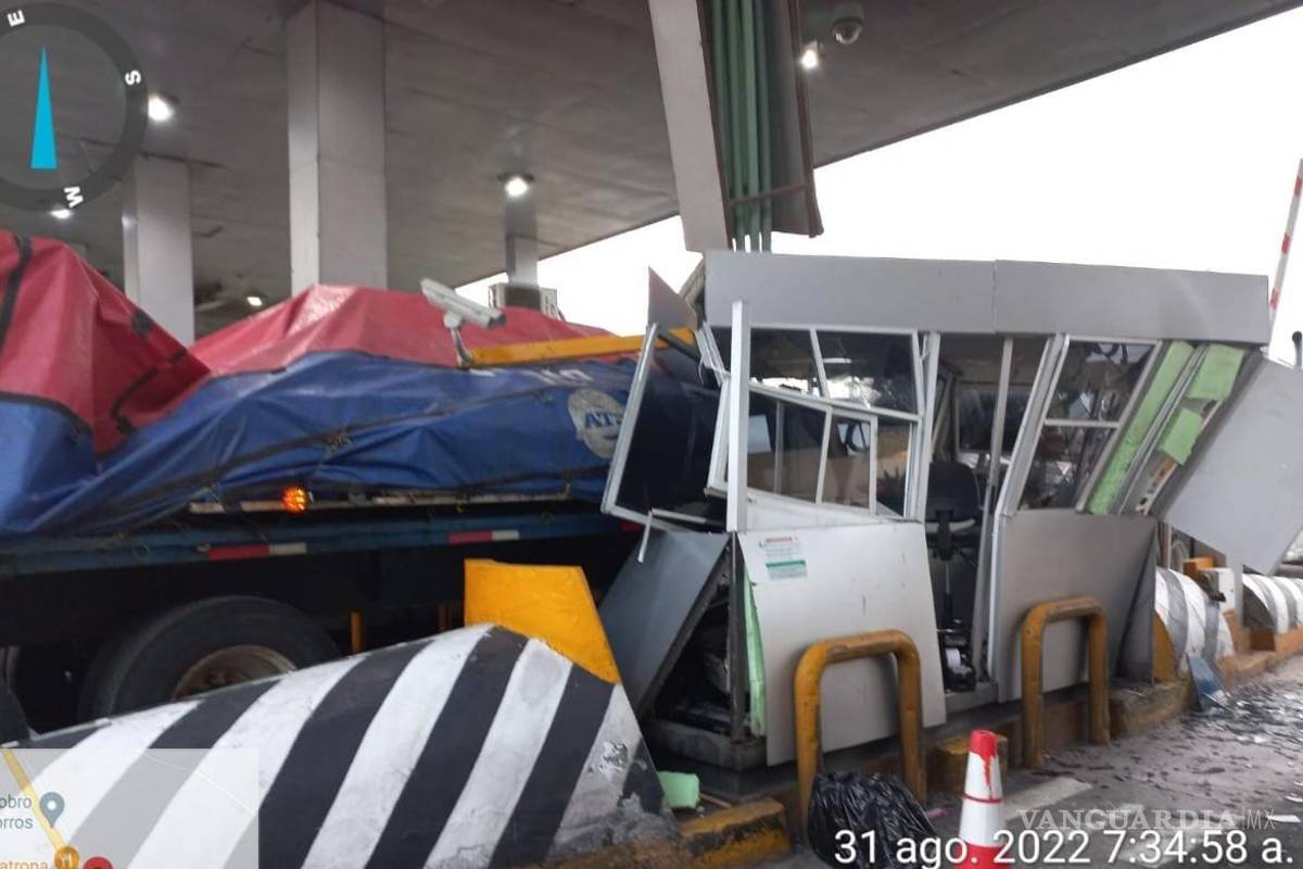 Doble accidente en la Carretera Saltillo-Matehuala bloquea la circulación