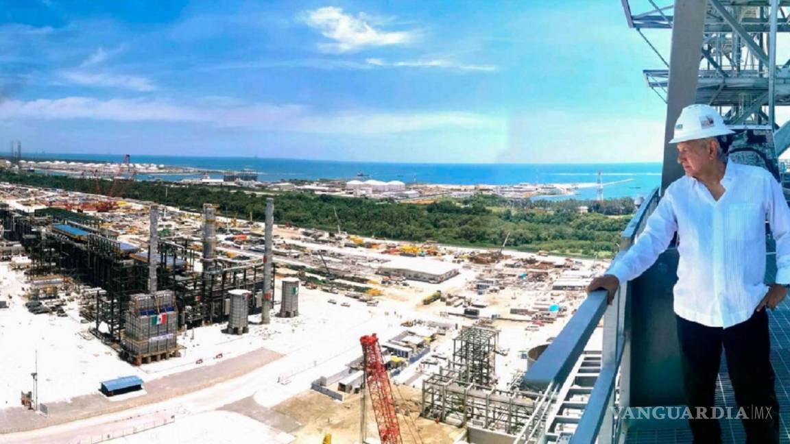 Construyen refinería en Dos Bocas con recursos de becas, afirma Riva Palacio