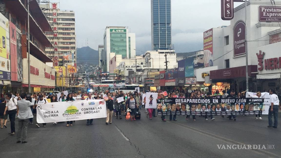 Marchas en Monterrey terminan en riña