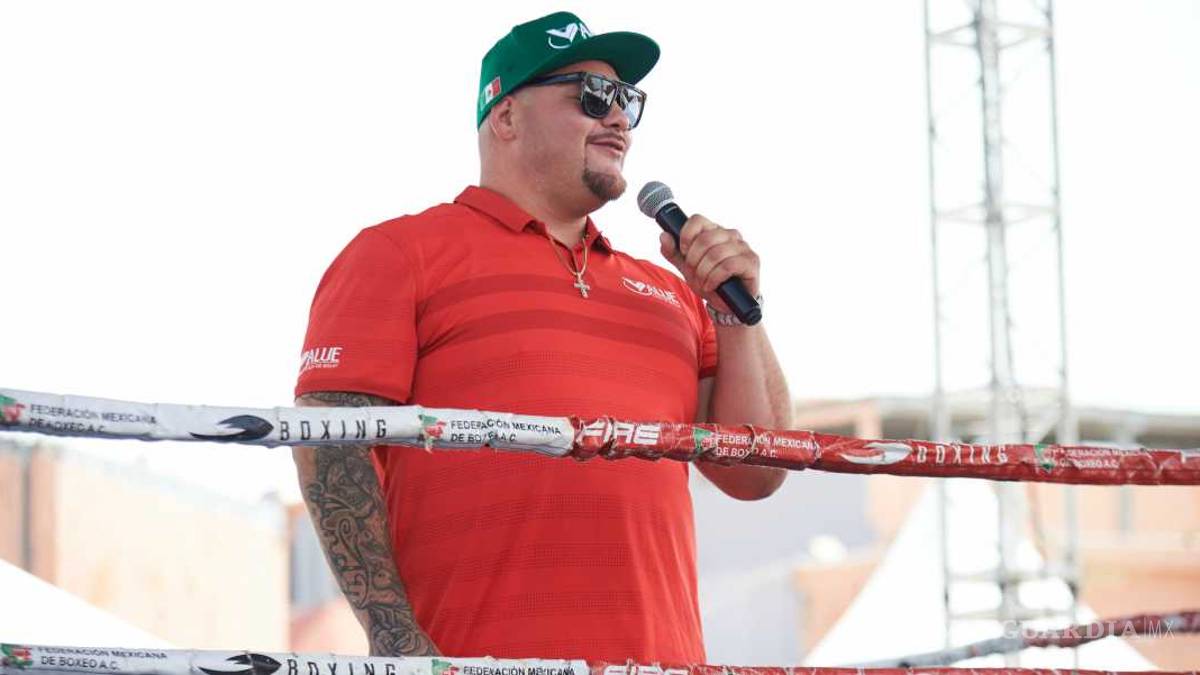 Andy Ruiz aprovechó su tiempo libre para comprarse un Ferrari de más de 5 millones de pesos