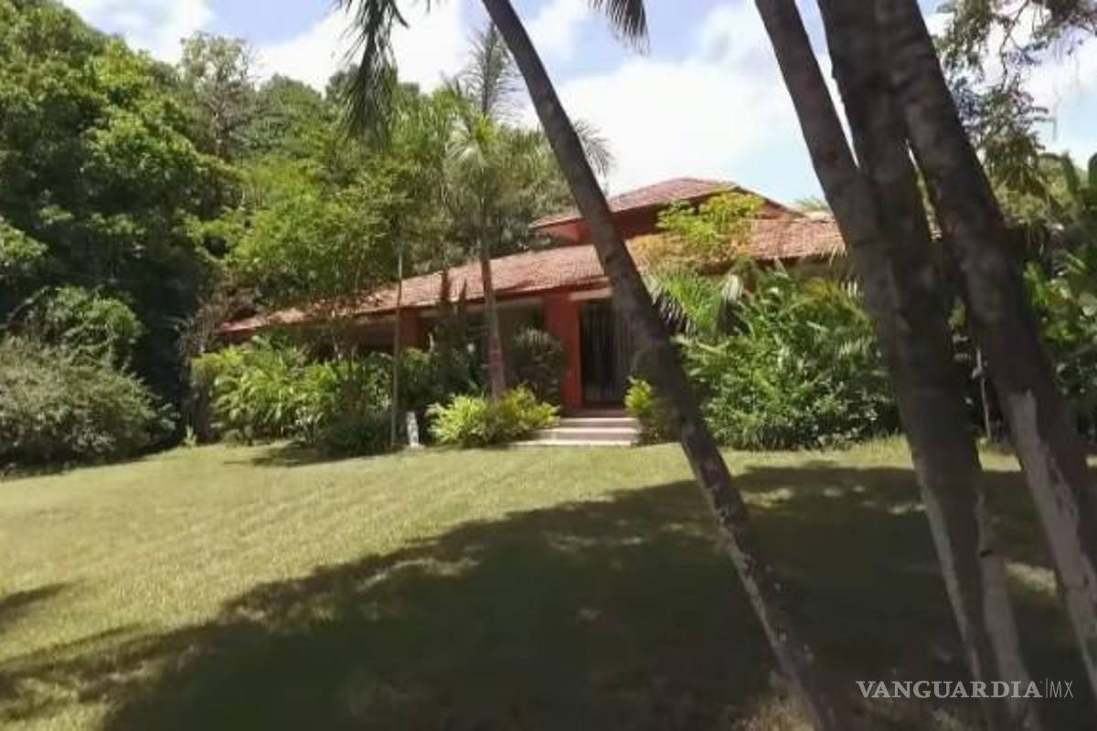 Con cámaras, banqueta nueva y vigilancia está lista finca de AMLO