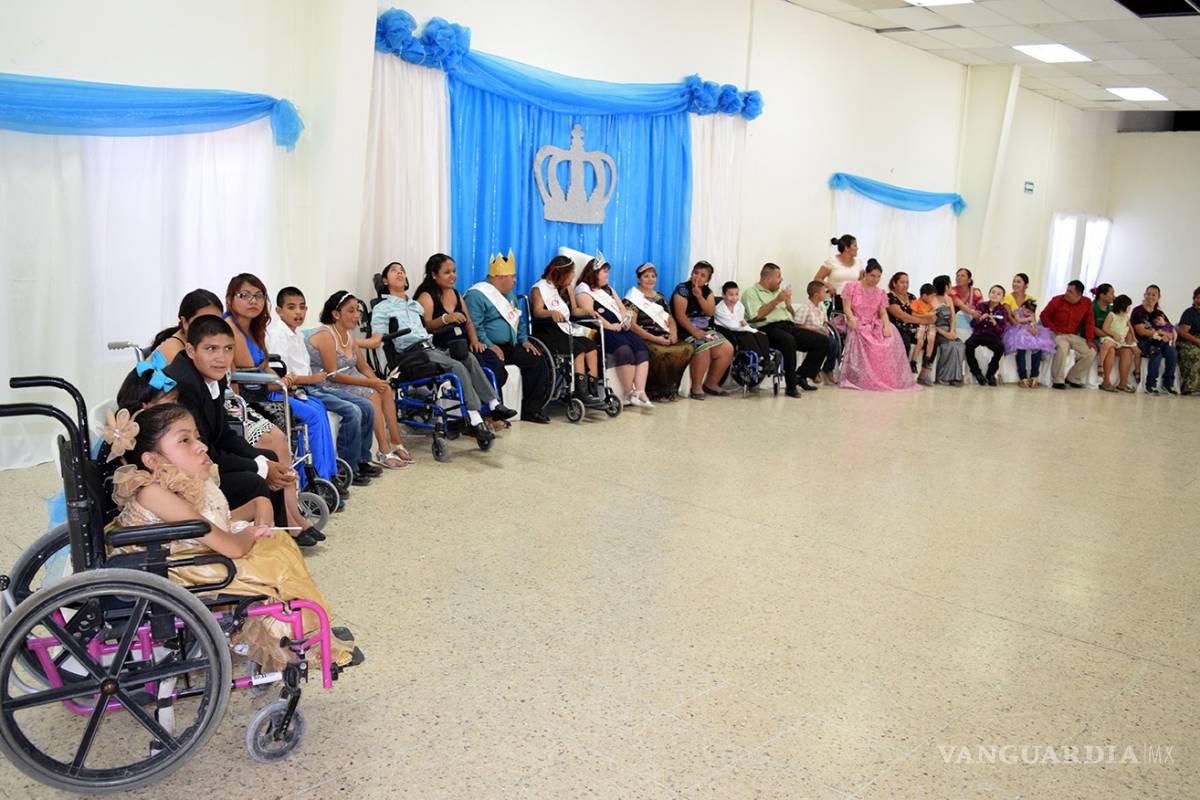 Eligen en Nava a la Reina y Rey de la discapacidad