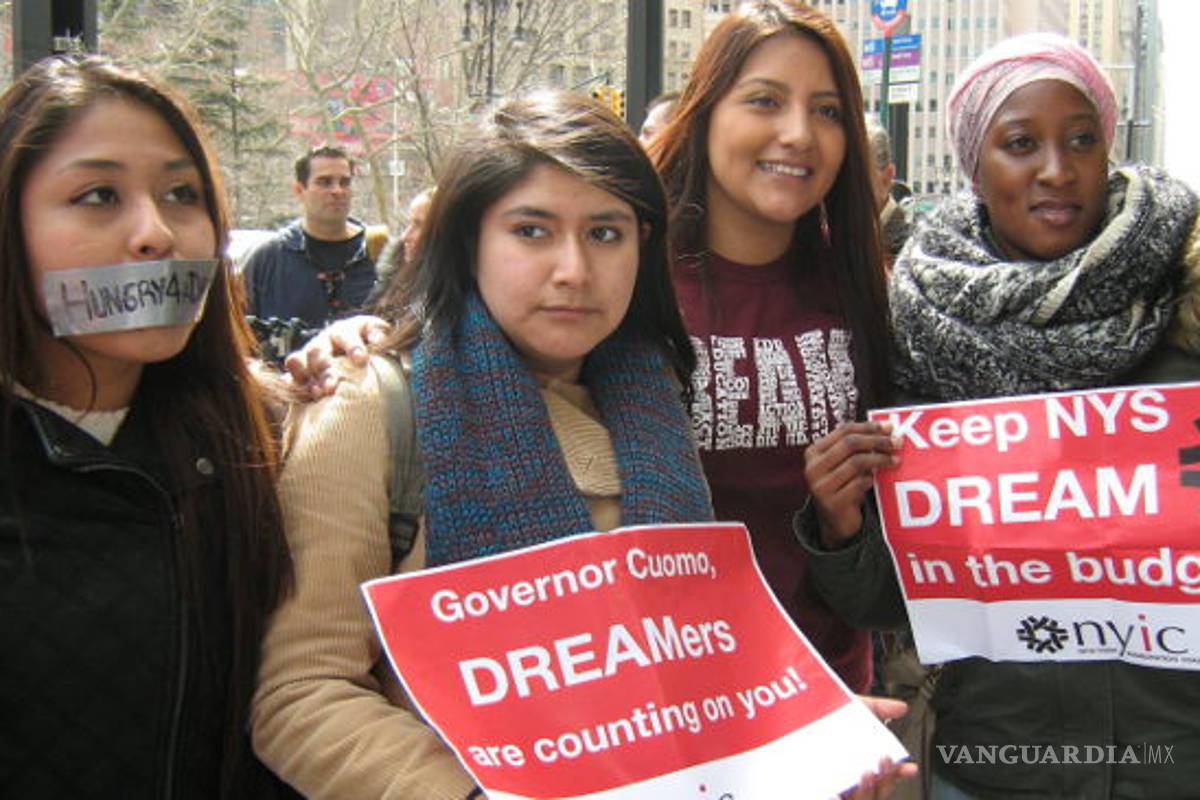 Gobierno de Trump propone Dreamers a cambio de muro