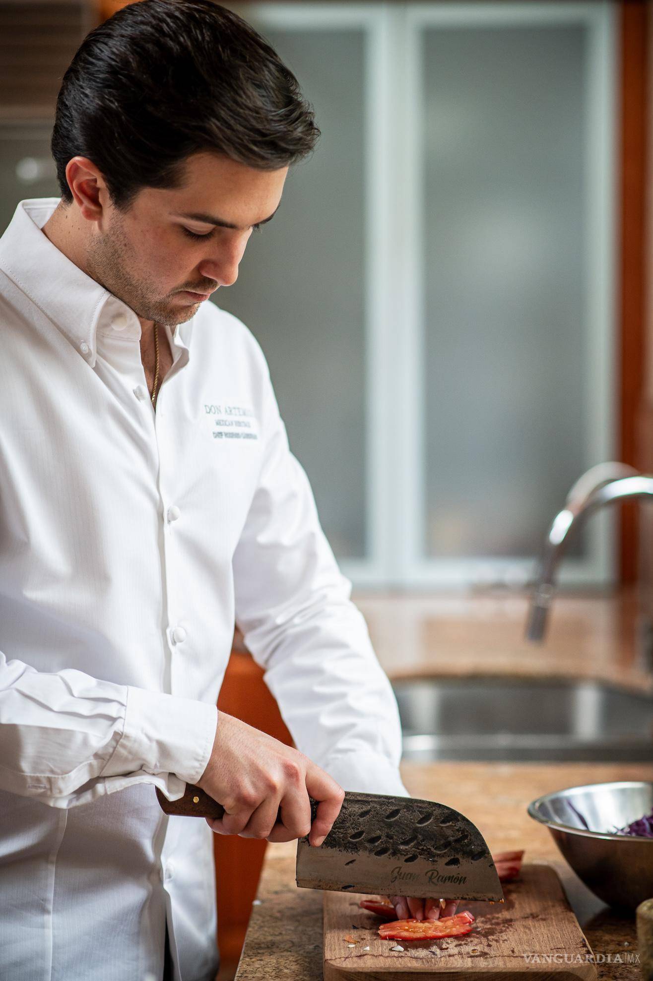 $!La escuela culinaria de Rodrigo inició en casa