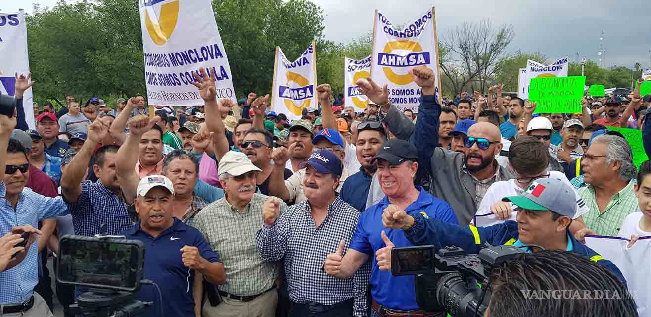 $!Marchan miles por la estabilidad de Altos Hornos de México, en Monclova