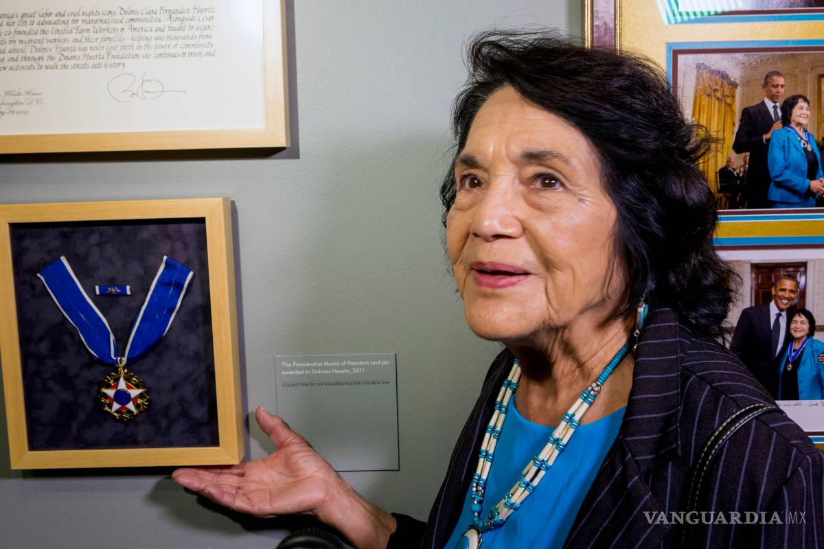 ¡Ya basta con Donald Trump! : activista latina en Convención Demócrata