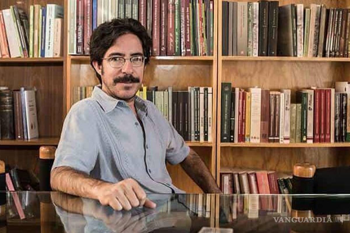 Feministas piden a AMLO retirar postulación como embajador de Pedro Salmerón por denuncias de acoso