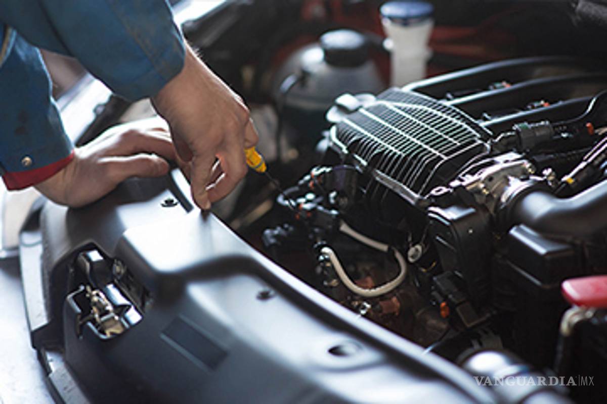 Siete cosas que debes revisar (casi) constantemente en el coche