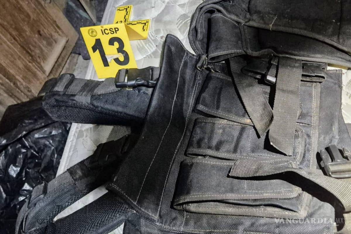 Catean inmueble tras asesinato de dos policías en Guadalupe, Nuevo León; encuentran armas, cartuchos y chips
