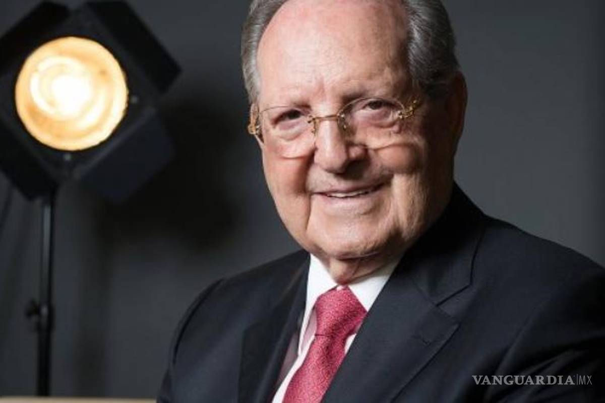 CFE da contrato a Olegario Vázquez Raña de obras en Pasta de Conchos