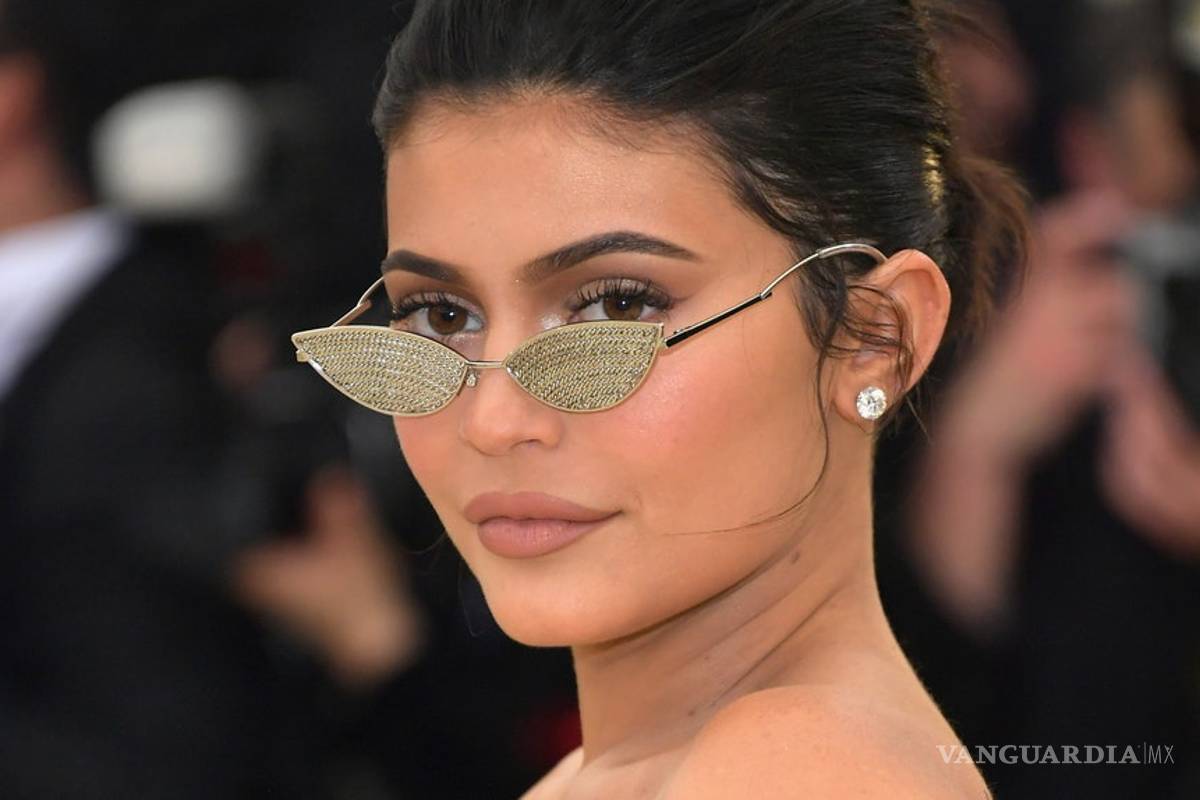 Demandan a Kylie Jenner por supuesto plagio de linea de maquillaje