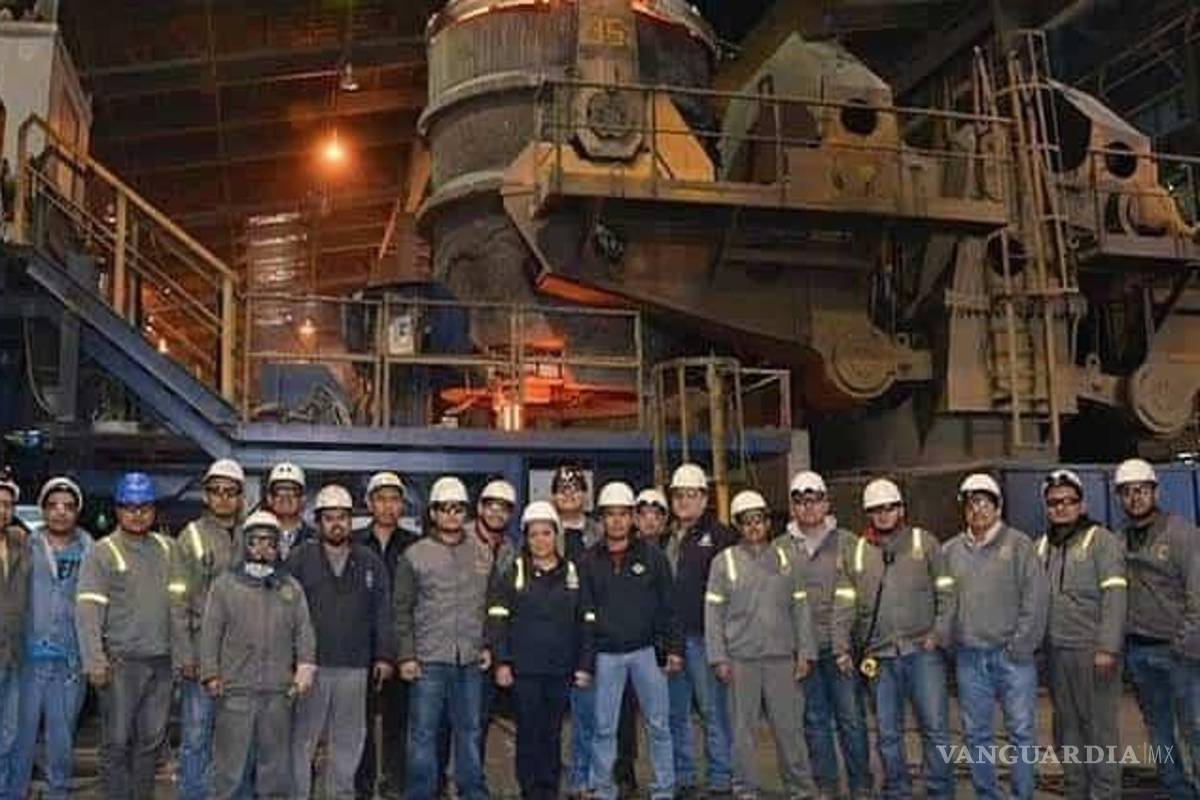 $!Altos Hornos de México, fundada en 1942 en Monclova, enfrenta un proceso de subasta judicial tras acumular deudas millonarias y un severo pasivo laboral.