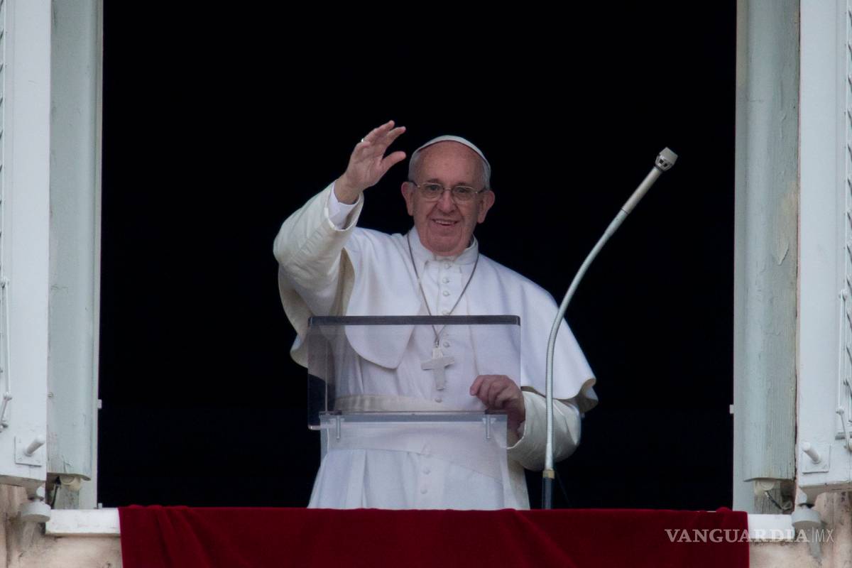 El Papa saluda a mexicanos que viajaron al Vaticano