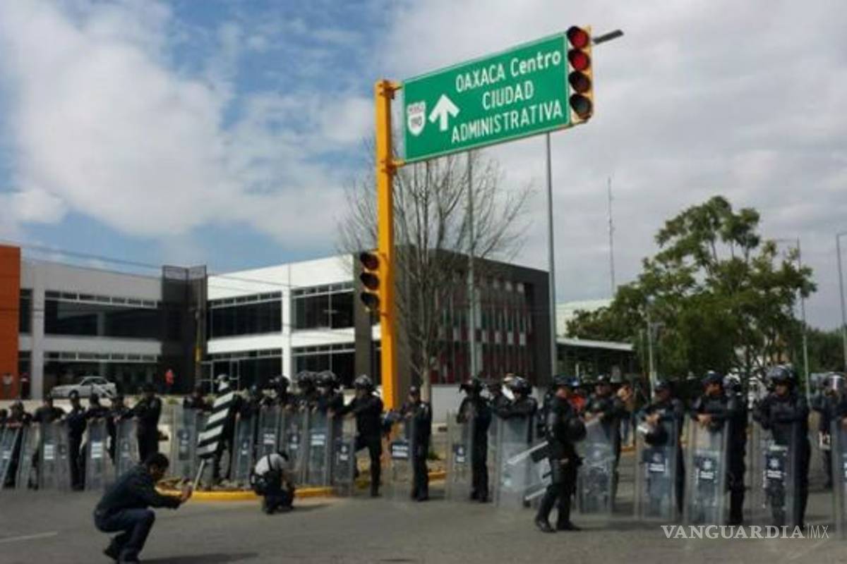 Policía Federal blinda sede de evaluación docente en Oaxaca