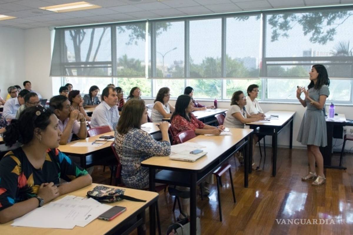 31 centavos diarios por maestro... lo que invertirá el gobierno en formación docente