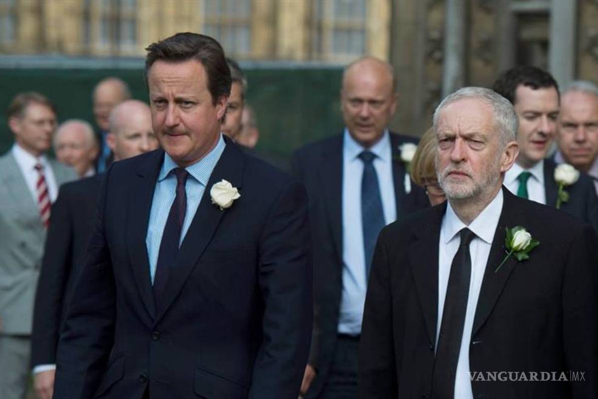 Cameron y Corbyn rinden un emotivo tributo a Jo Cox