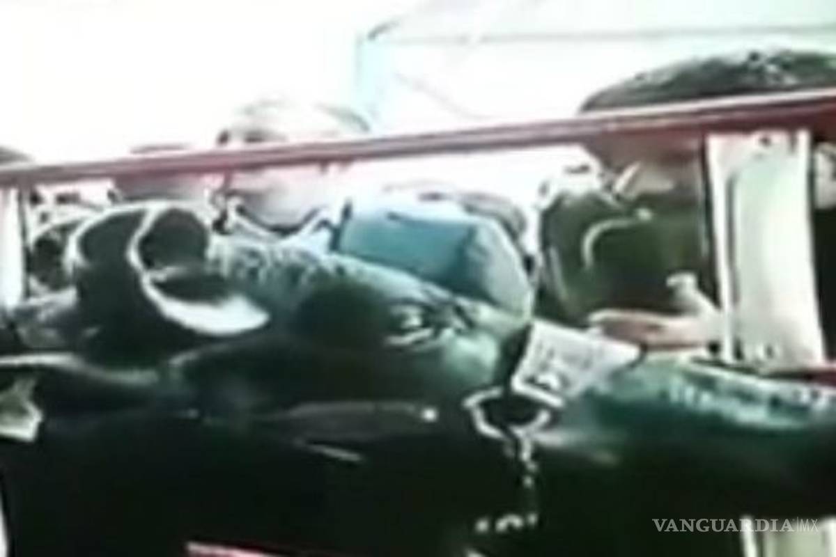 Nicolás Maduro pide apoyo a un grupo de vacas y las burlas se desatan en redes