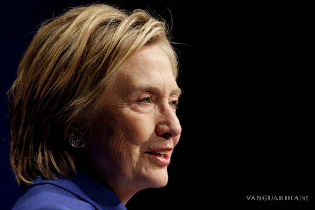 Clinton se muestra vulnerable, reaparece sin maquillaje y demacrada