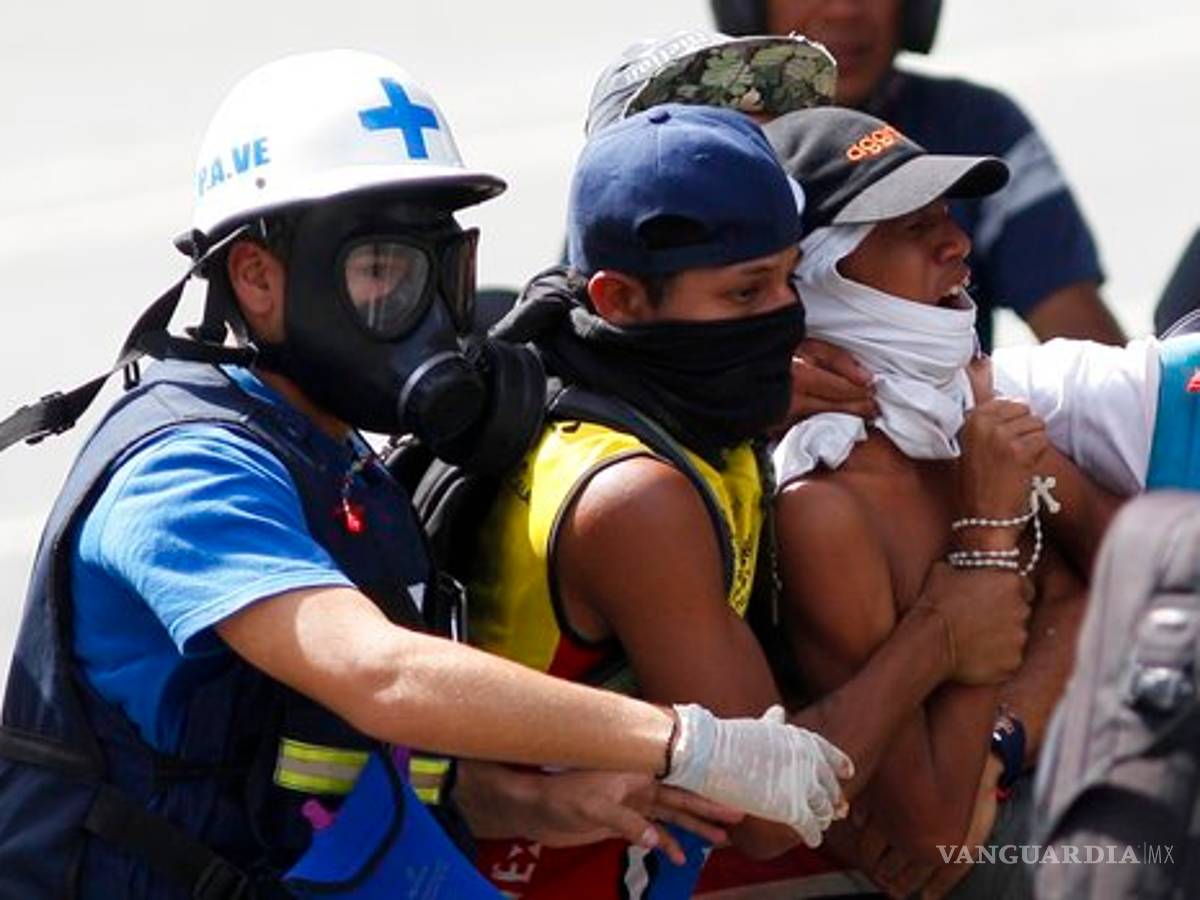 $!Venezolanos con hambre cruzan frontera colombiana para comer