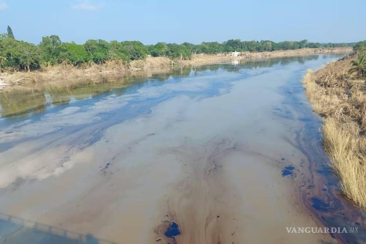 Pemex limpia derrame en Veracruz y reactiva ducto Poza Rica–Madero tras lluvias e inundaciones