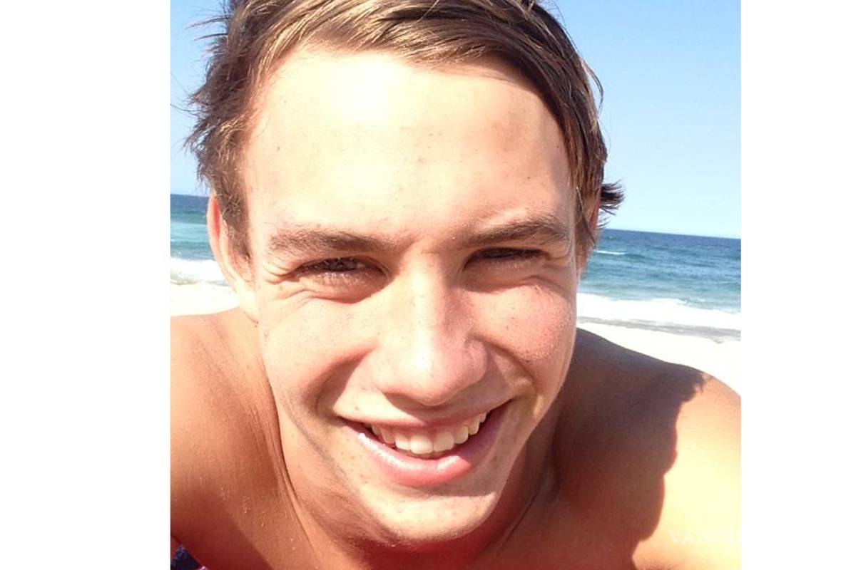 Encuentran muerto a estudiante tras circular fotos en las que representaban al KKK