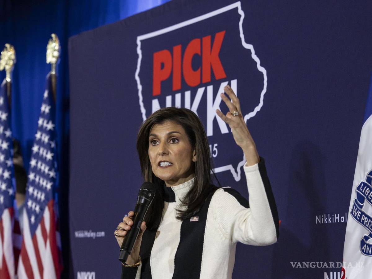 $!La candidata presidencial republicana, Nikki Haley, habla con sus seguidores reunidos para un evento de campaña en Ames, Iowa.