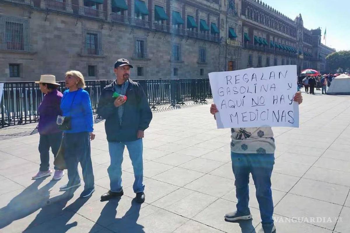 Protestan frente a Palacio Nacional por homicidio del alcalde de Uruapan; exigen justicia y fin a la violencia