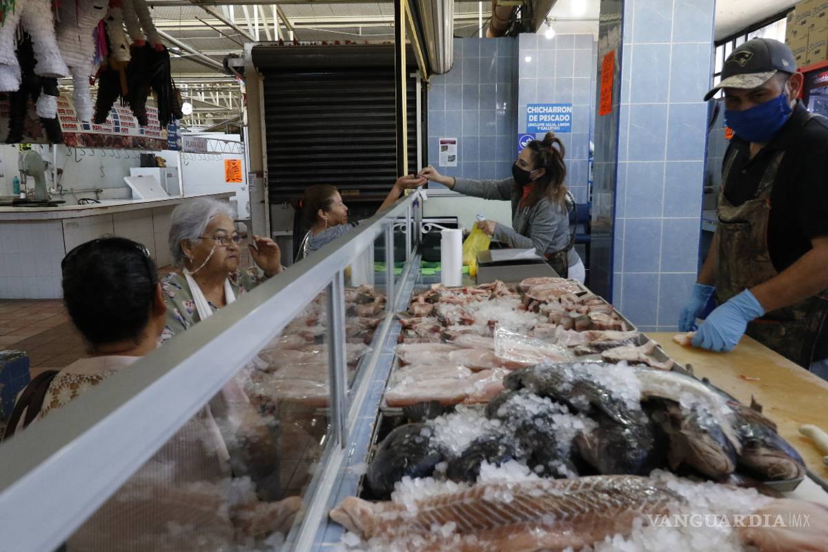Ni por los días santos se vende más pescado