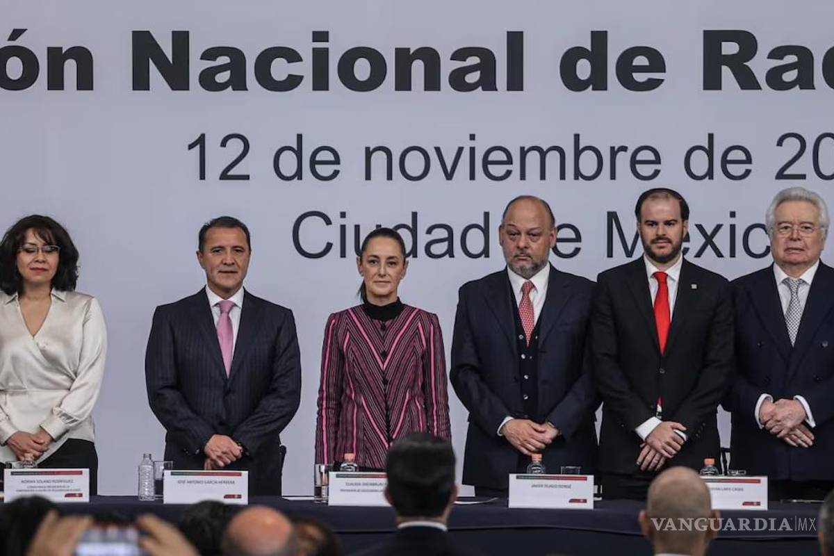 Sheinbaum pide a medios abrirse al debate y garantizar la pluralidad informativa