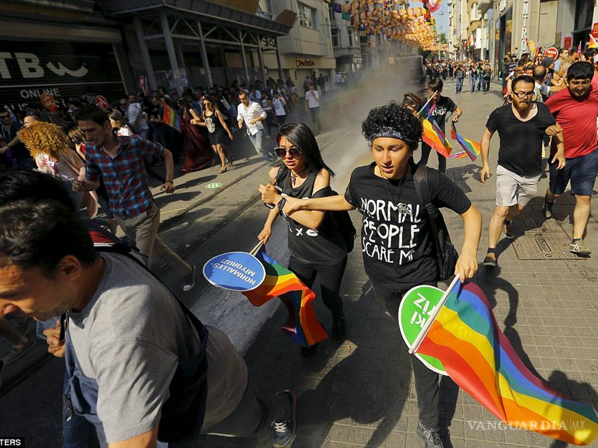 $!Prohíben marcha del orgullo gay en Estambul por amenazas