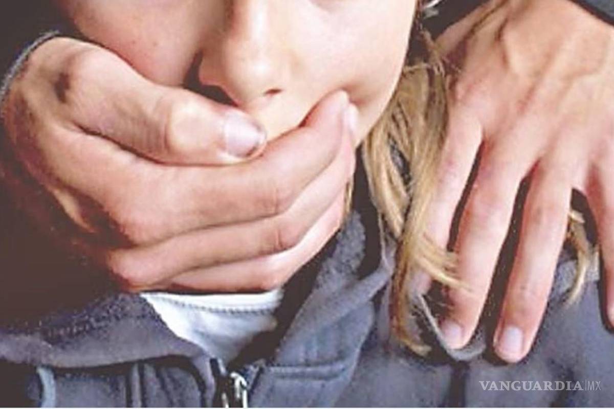 Por abuso contra alumnas, dejan en Cereso hasta vinculación a un maestro de Saltillo