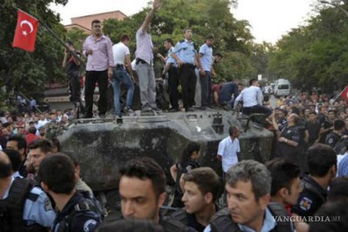 Tres meses más se prolonga estado de excepción en Turquía