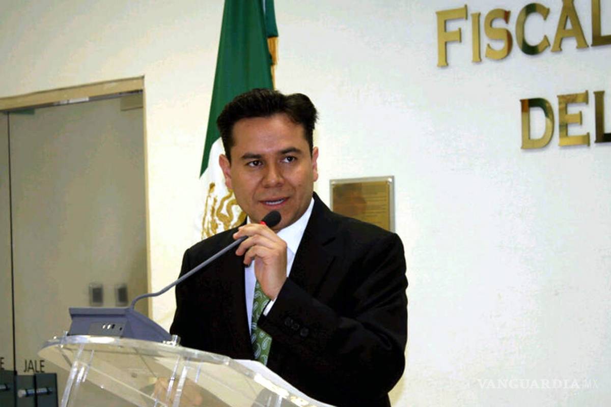 Entrega ASF informes de cuenta pública a Sergio Sisbeles, diputado de Coahuila